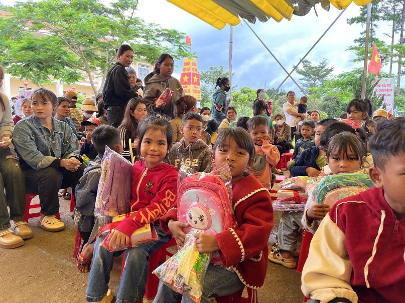CHẮP CÁNH ƯỚC MƠ EM 2025